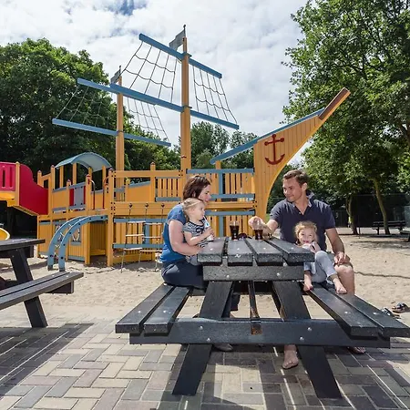 Roompot Kijkduinpark פארק נופש 3*
