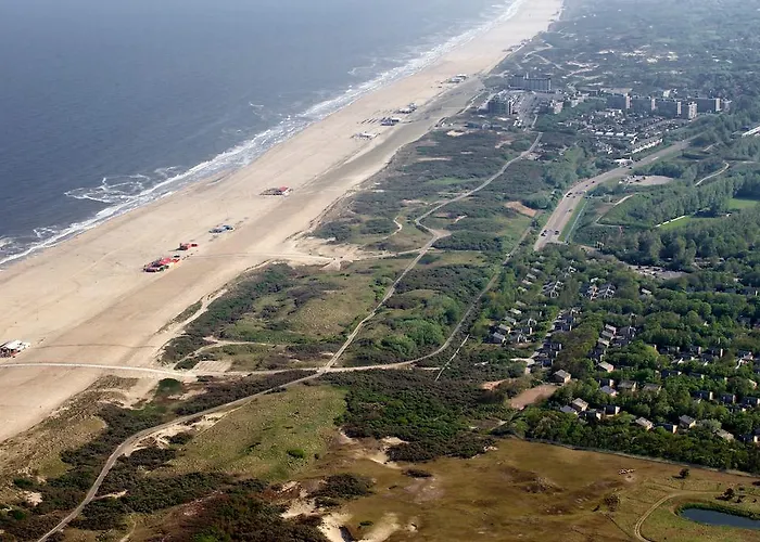 Aldeamento Turístico Roompot Kijkduinpark 3*